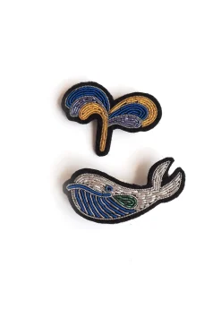 Saint James Brooches*Whale embroidered brooch Blanc/bleu